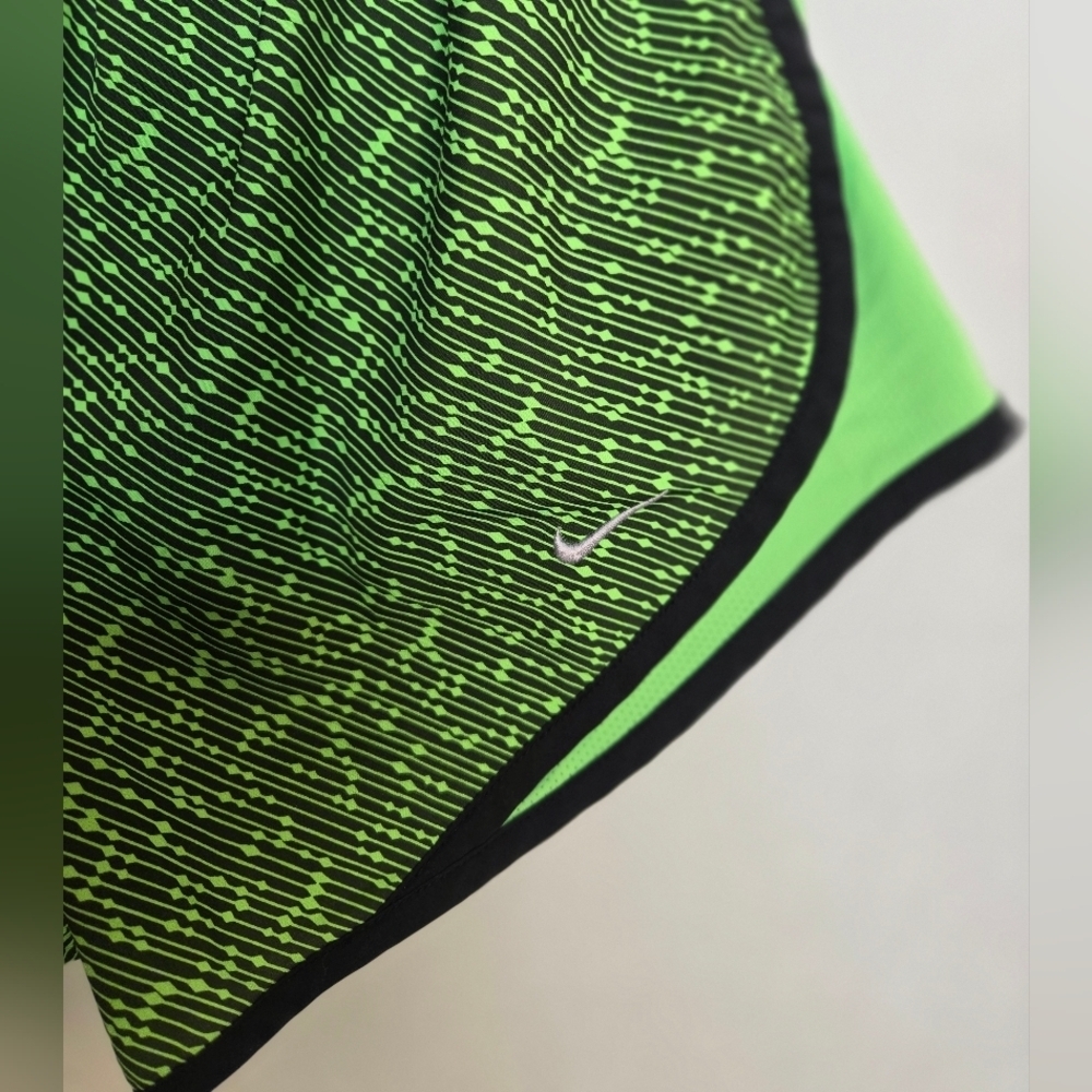 NIKE Dri Fit Green Women's Athletic Shorts.Size S - Picture 5 of 9